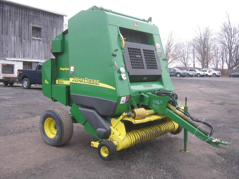 Hay Equipment  John Deere 582 SS Round Baler Photo